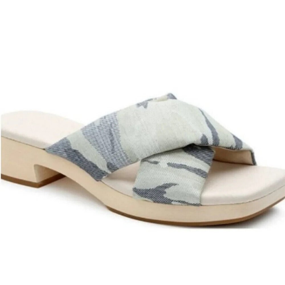NEW- Womens Sanctuary Lively Block Heel Cross Strap Slides Camo Print